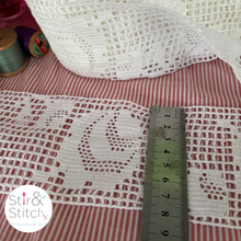 Load image into Gallery viewer, Lace #13 Mesh Rose 9cm - Vintage Cotton Filet Lace
