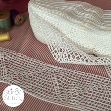 Load image into Gallery viewer, Lace #14 Zigzag Mesh 7.5m - Vintage Cotton Filet Lace - Limited Stock
